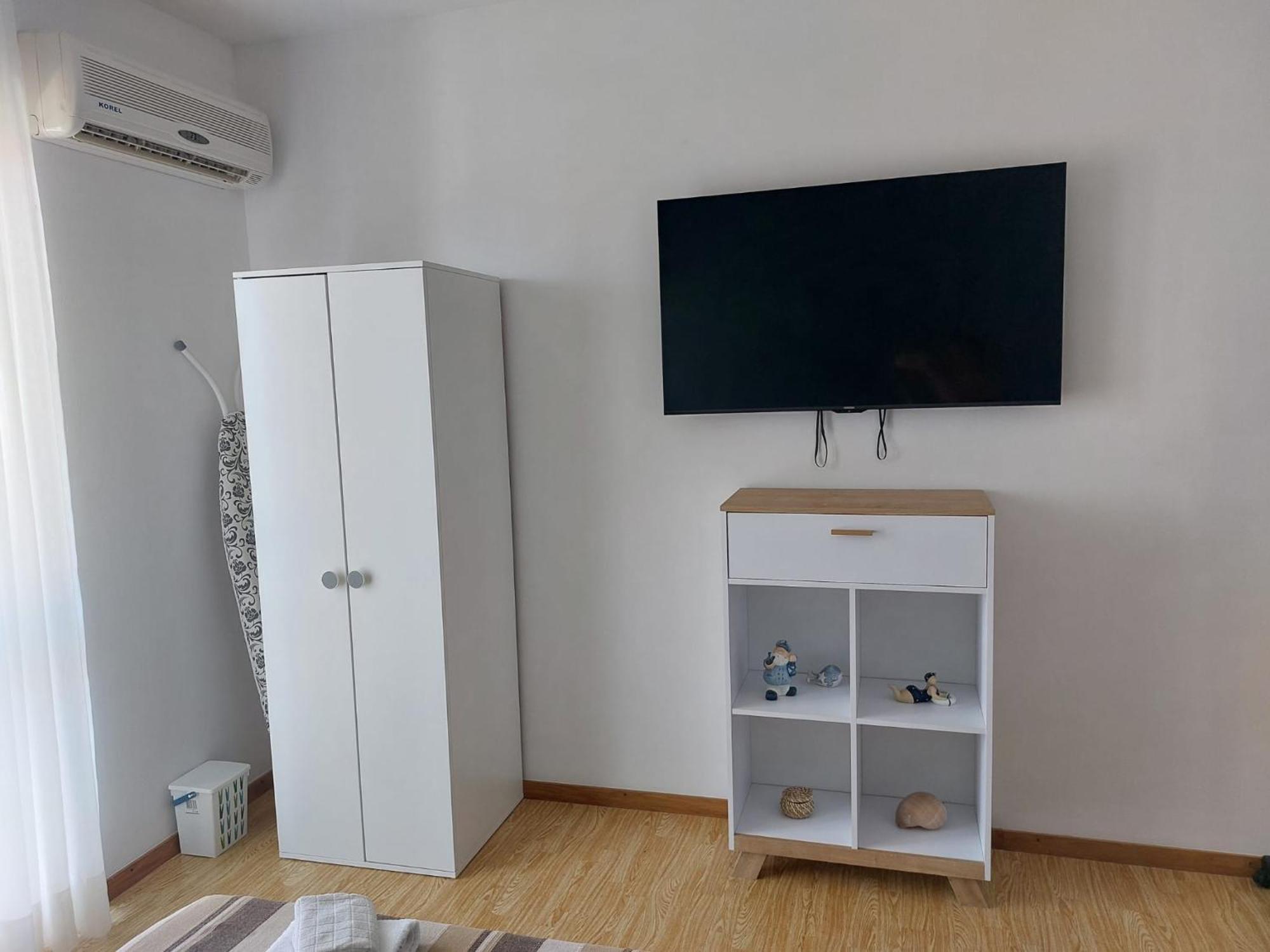 Apartments By The Sea Mavarstica, Ciovo - 2043 Trogir Room photo